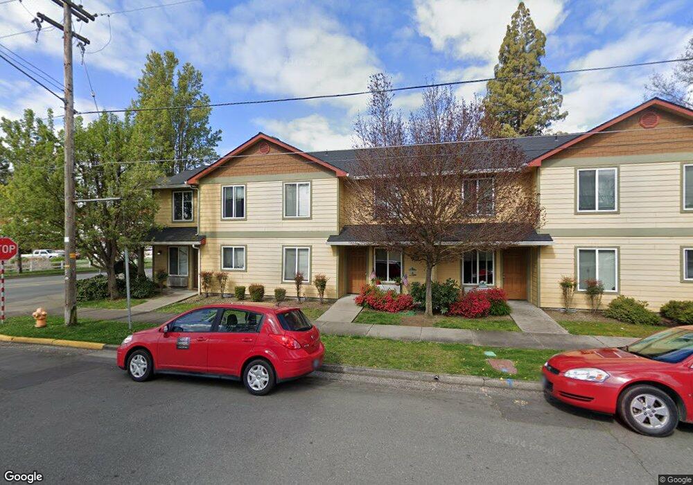 912 SW 5th St, Grants Pass, OR 97526 - photo 1