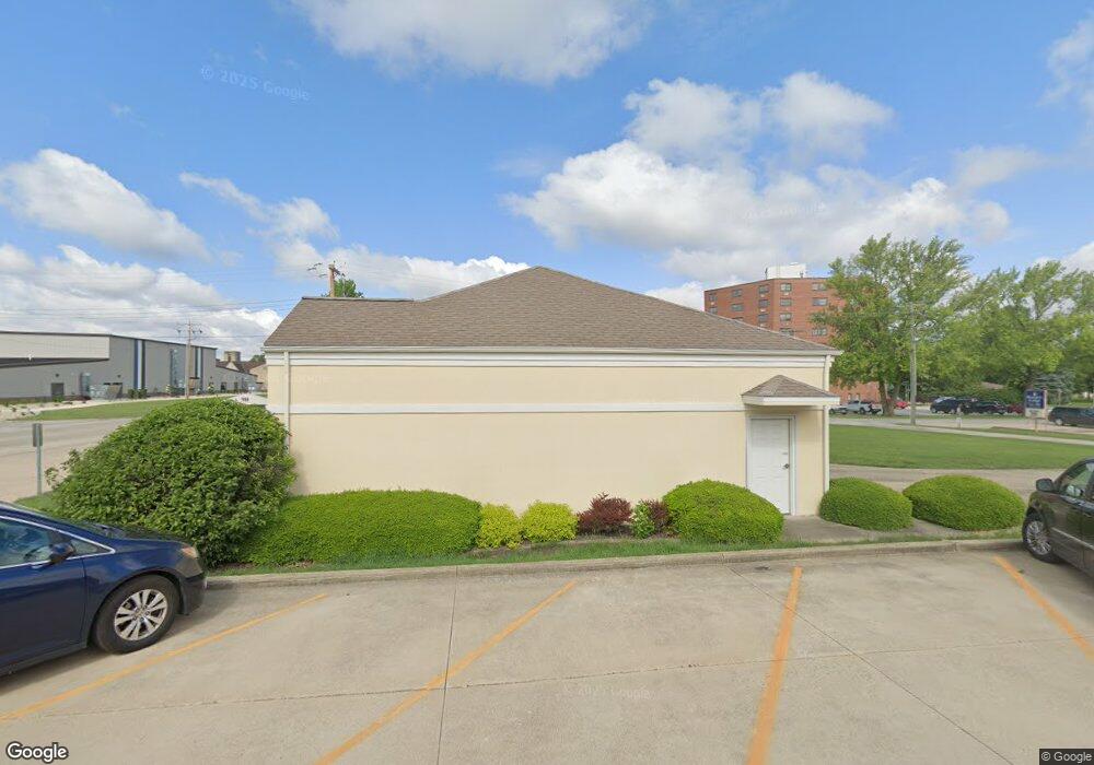 90 Broadway Ave, Mattoon, IL 61938 - photo 1