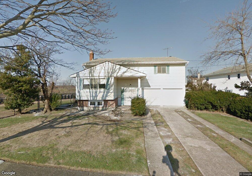 911 Bertha Ct, Baldwin, NY 11510 - photo 1