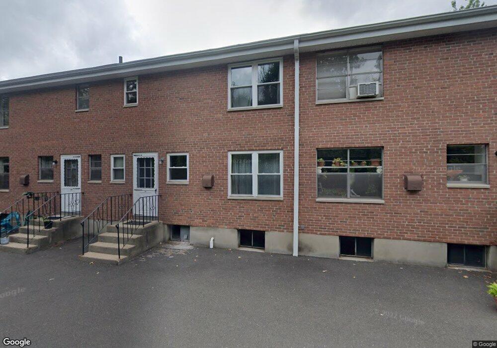 89 Shadow Ln unit D, West Hartford, CT 06110 - photo 1