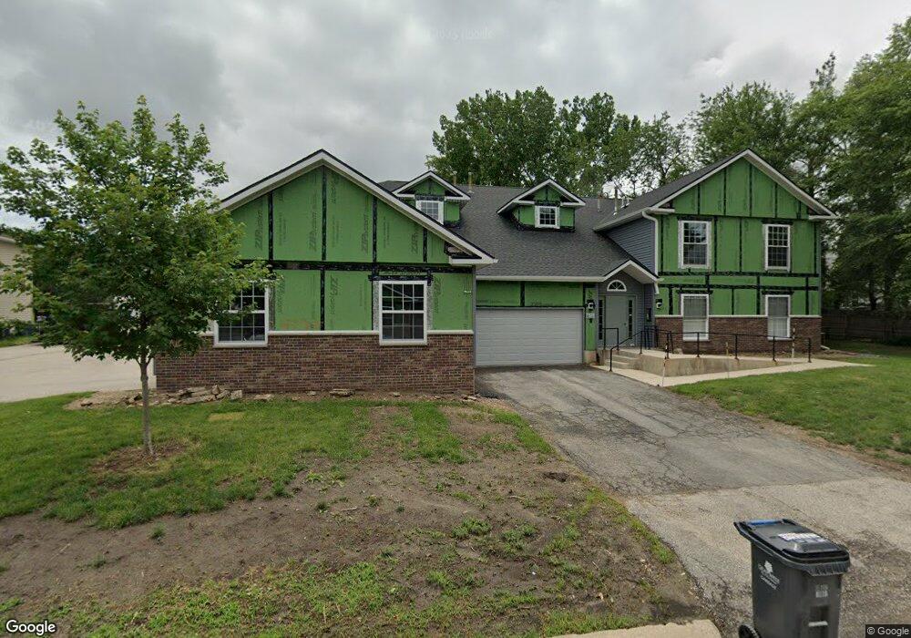 4725 Westchester Dr NE, Cedar Rapids, IA 52402 - photo 1