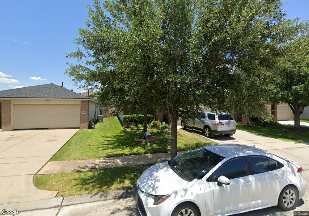 8811 Spurflower Path Ln, Houston, TX 77075 - photo 1