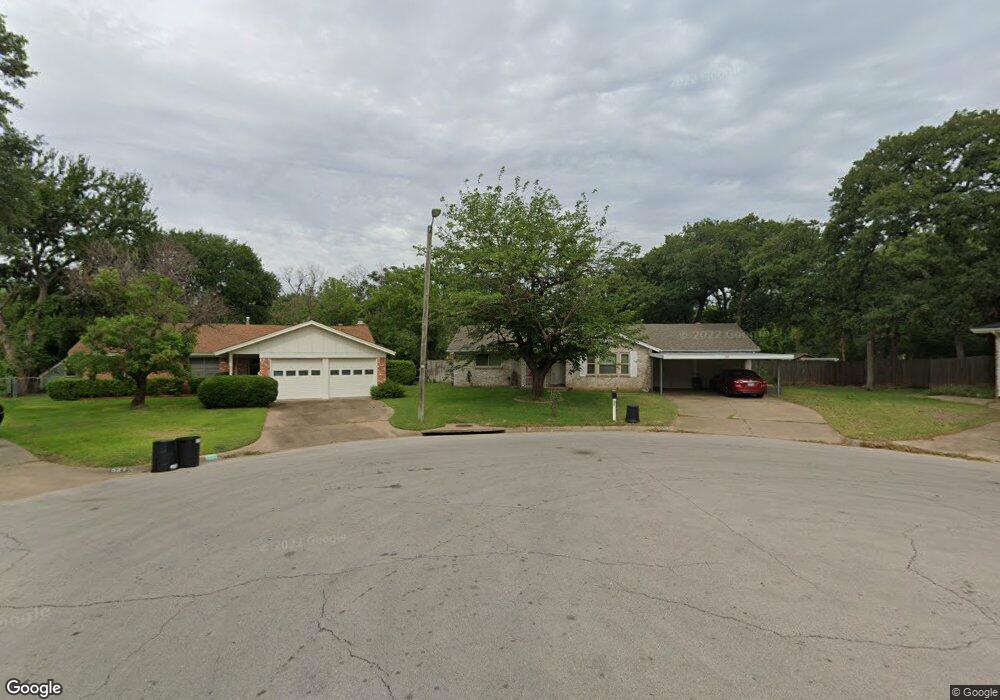 528 Val Oaks Ct, Hurst, TX 76053 - photo 1