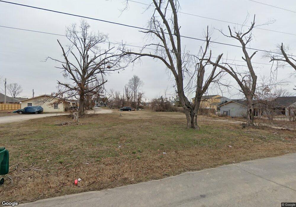 1023 W Cypress St, Rogers, AR 72756 - photo 1