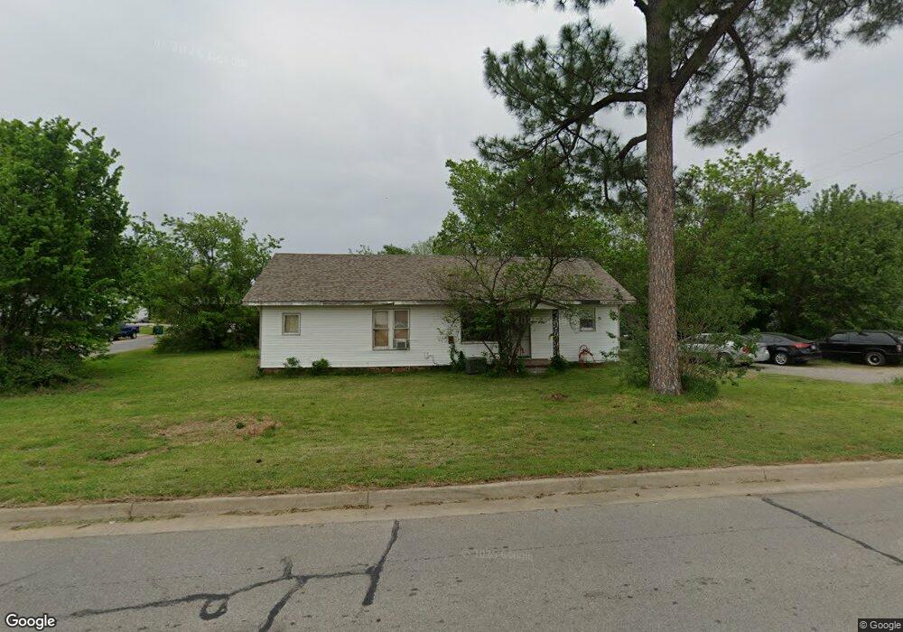 1302 E Thompson Ave, Sapulpa, OK 74066 - photo 1
