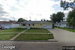 517 7th Ave NE, Hazen, ND 58545