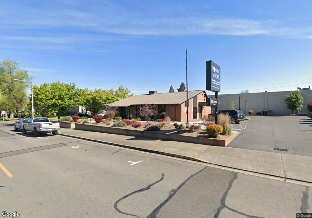 62 N 3rd St, Central Point, OR 97502 - photo 1