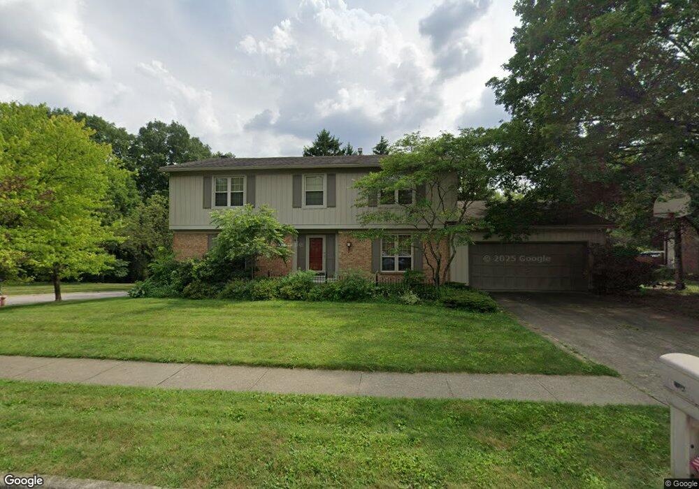 1201 Autumn Hill Dr, Columbus, OH 43235 - photo 1