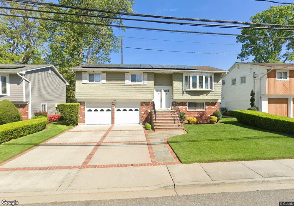 1150 Ossipee Rd, West Hempstead, NY 11552 - photo 1