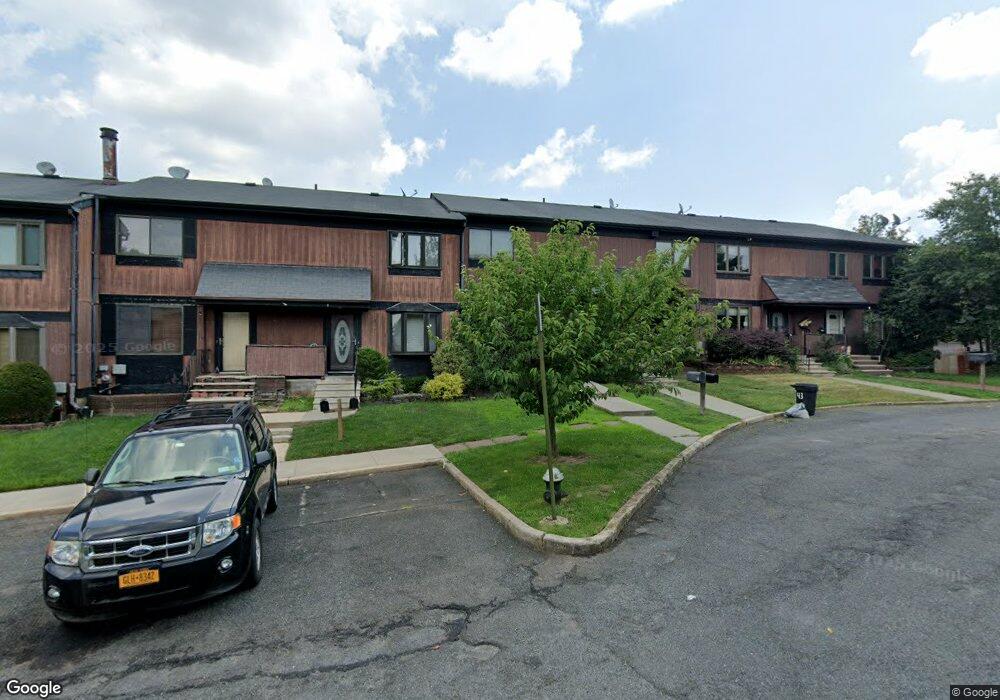 41 Hemlock Ct unit 151, Staten Island, NY 10309 - photo 1