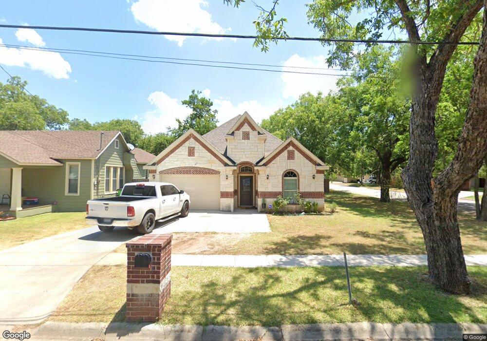 502 Ritchey St, Gainesville, TX 76240 - photo 1