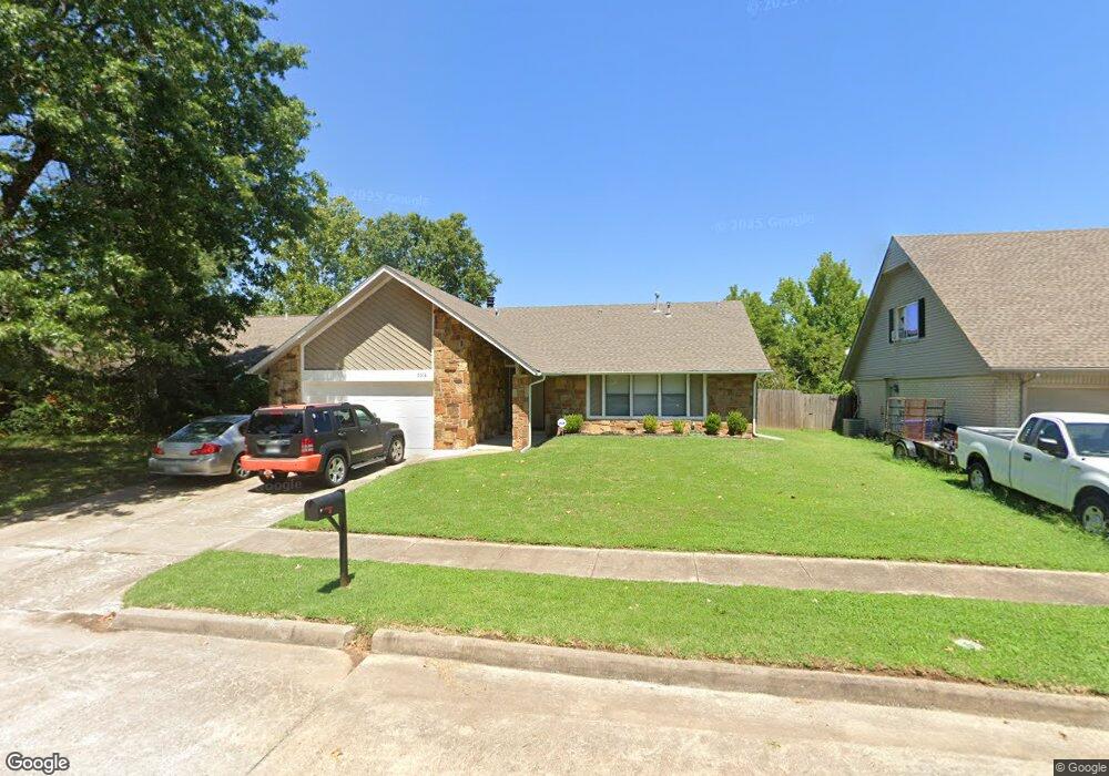 2316 W Edgewater St, Broken Arrow, OK 74012 - photo 1