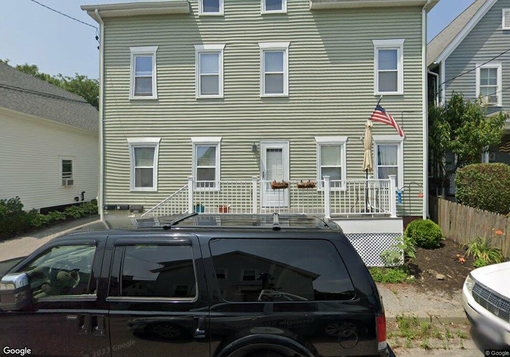19 Catherine St unit 2, Bristol, RI 02809 - photo 1