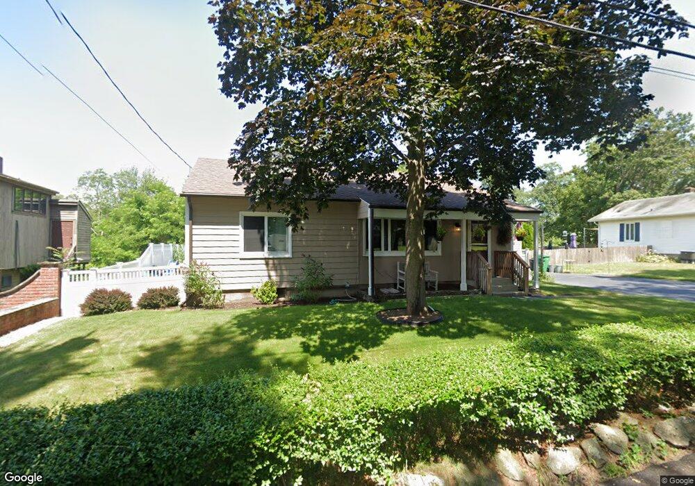 934 Cedar Swamp Rd, Warwick, RI 02889 - photo 1