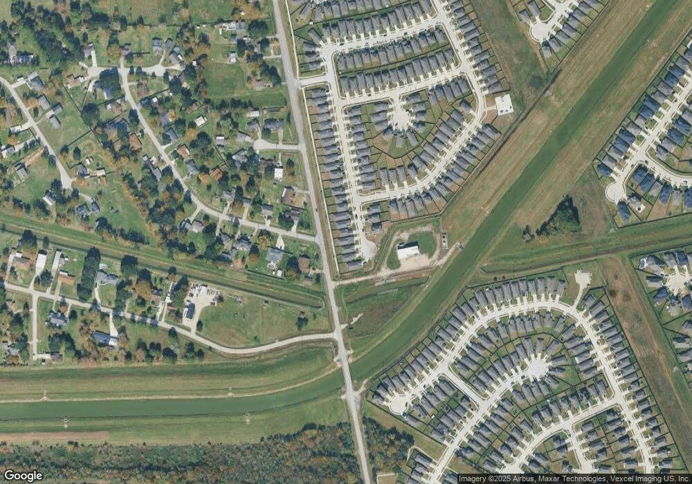 8915 Estes Lakes Dr, Baytown, TX 77521 - photo 1