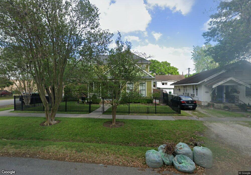 946 Arlington St, Houston, TX 77008 - photo 1