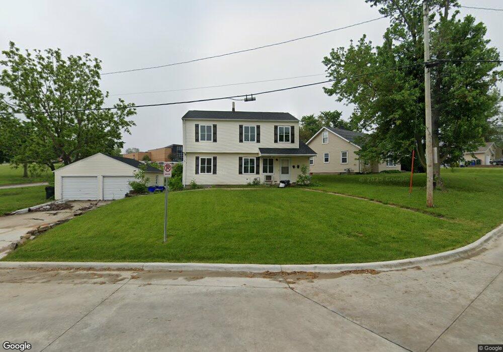 2101 Chandler St SW, Cedar Rapids, IA 52404 - photo 1