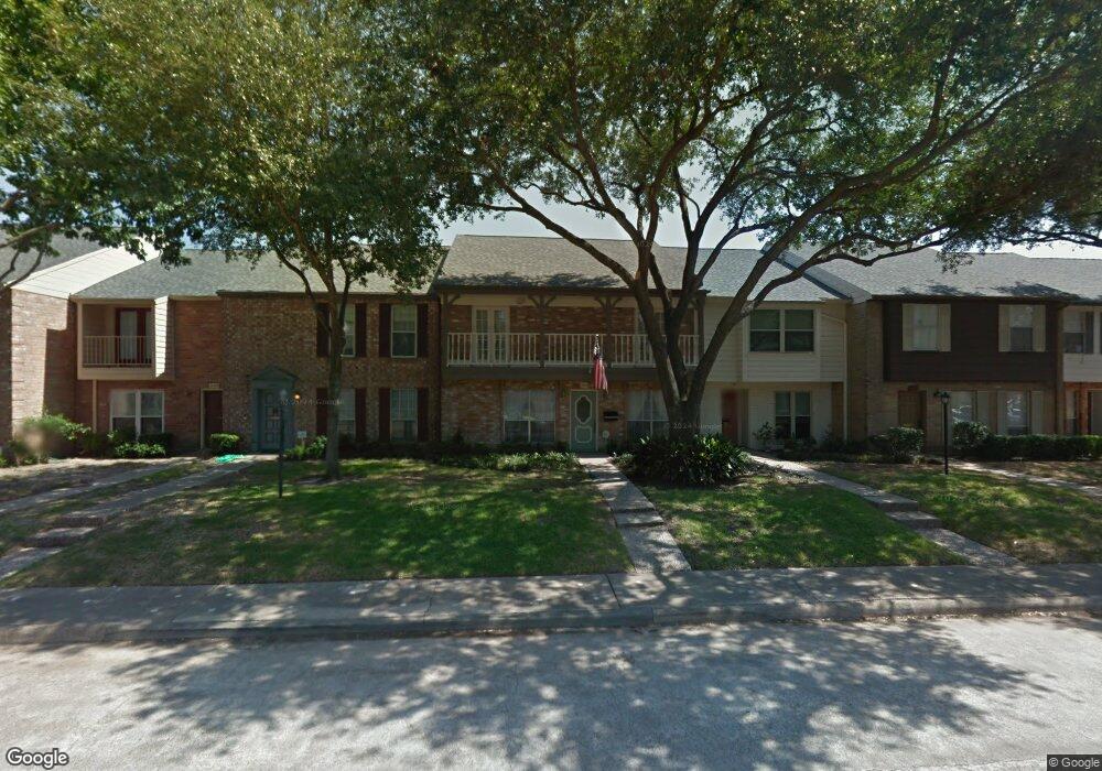 10309 Longmont Dr unit 37, Houston, TX 77042 - photo 1