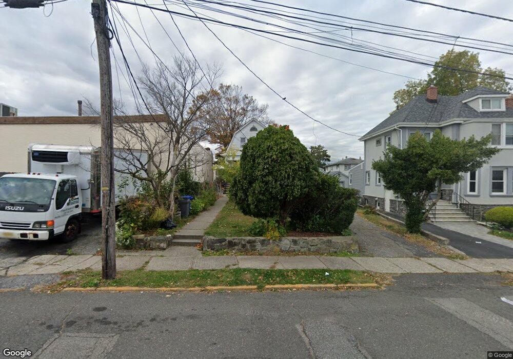 530 Ray Ave, Ridgefield, NJ 07657 - photo 1