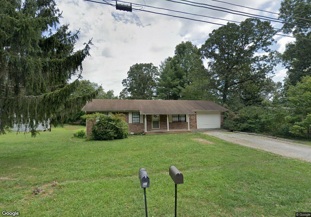 438 Dillon St, Crossville, TN 38555 - photo 1