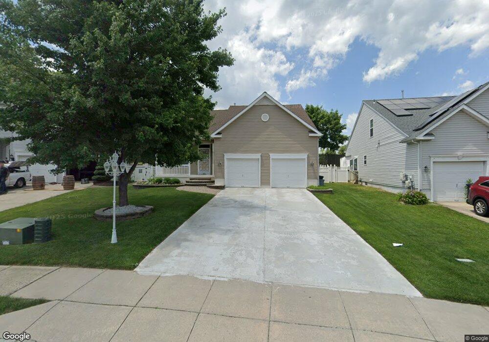 142 Nathan Hale Dr, Woodbury, NJ 08096 - photo 1