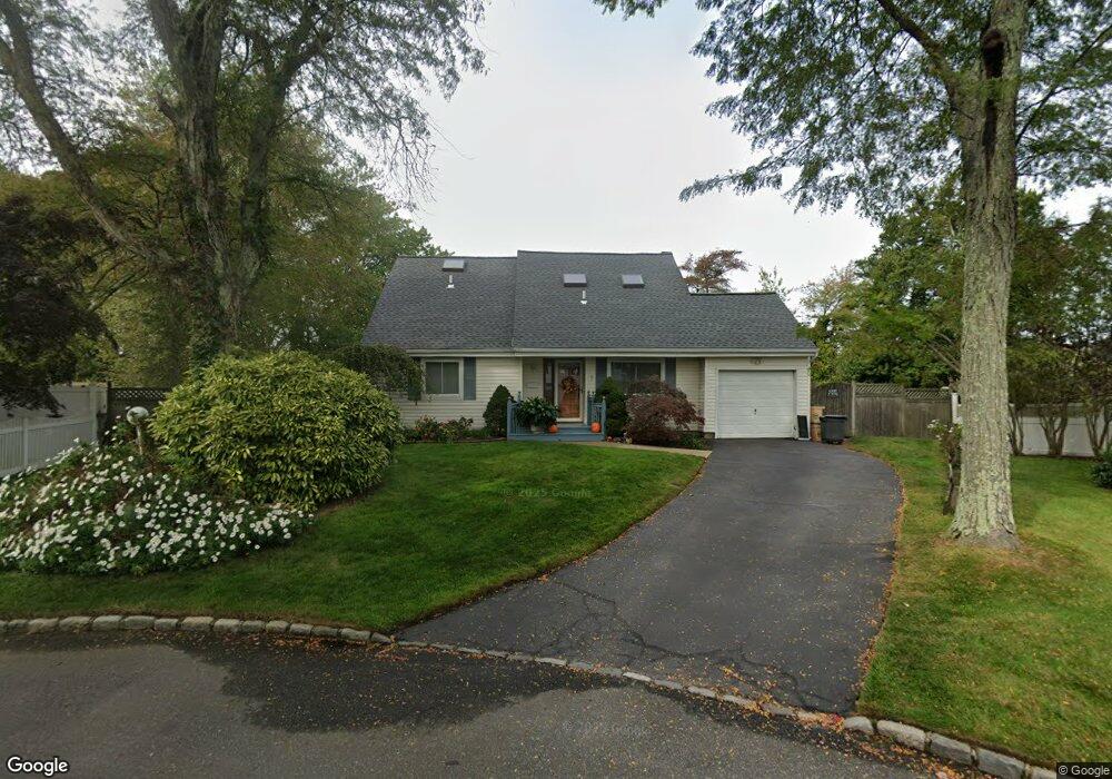 7 Frank Cir, Islip, NY 11751 - photo 1