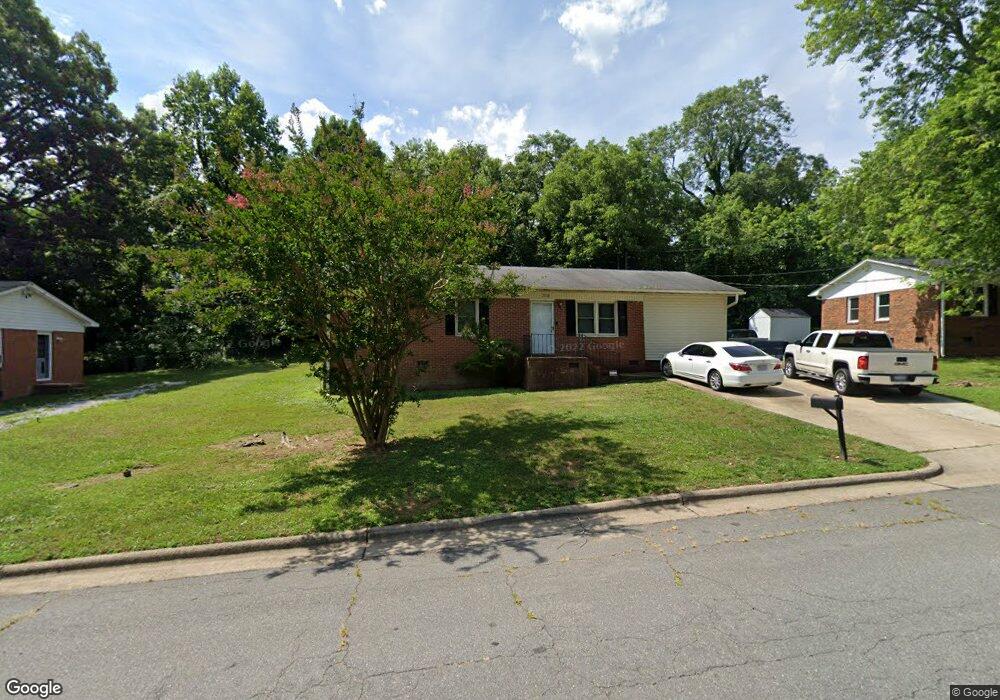 305 Roanoke St, Reidsville, NC 27320 - photo 1