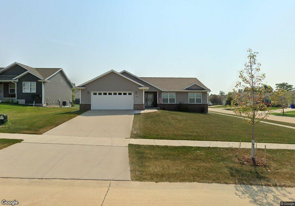 1403 Kodiak Dr NW, Cedar Rapids, IA 52405 - photo 1