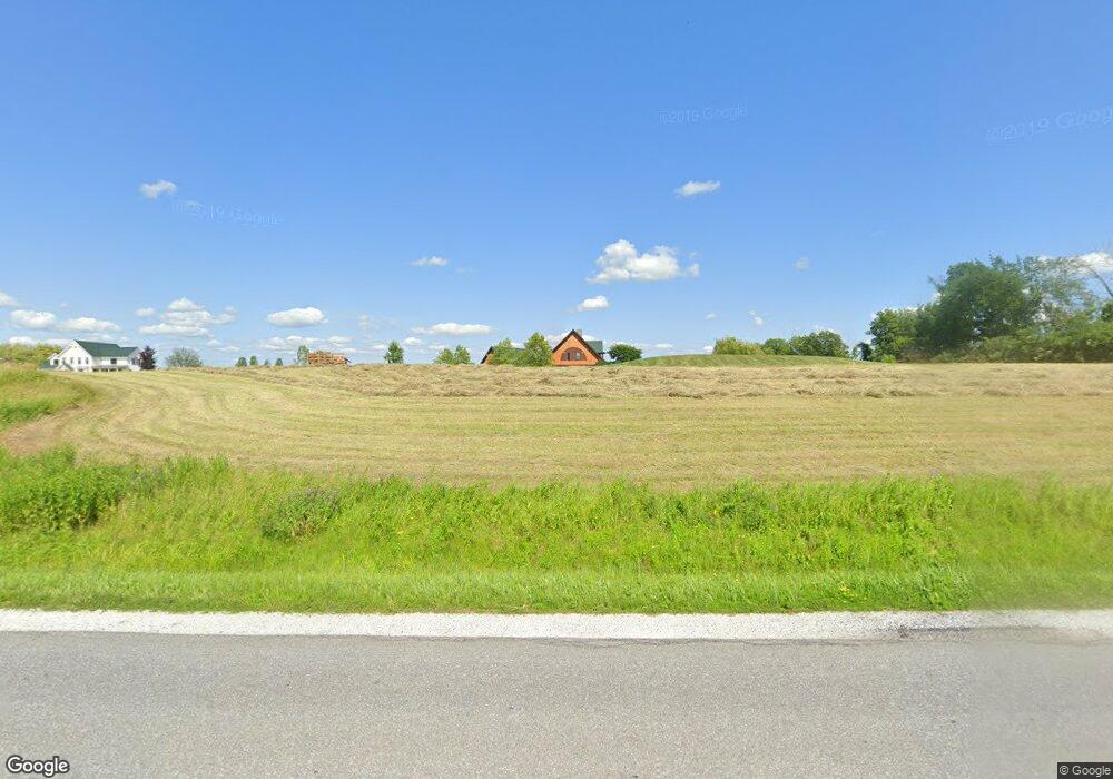 5207 Dorset St, Shelburne, VT 05482 - photo 1