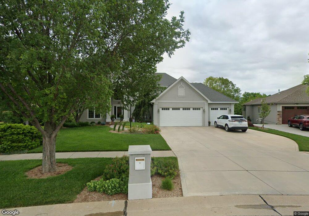 4304 SW Laurens Way, Topeka, KS 66610 - photo 1