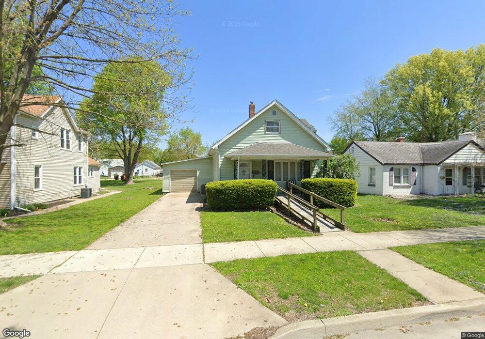 1122 Pulaski St, Lincoln, IL 62656 - photo 1