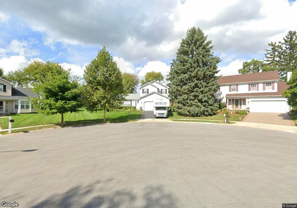 1900 Honey Locust Dr, Algonquin, IL 60102 - photo 1