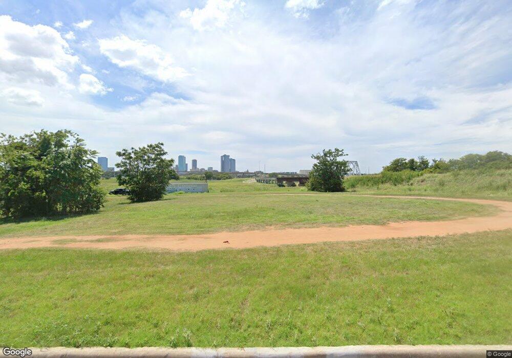 700 S Sylvania Ave, Fort Worth, TX 76111 - photo 1