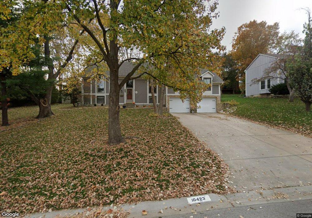 10423 W 52nd Cir, Shawnee, KS 66203 - photo 1