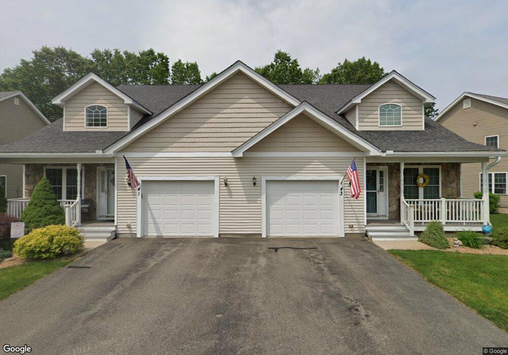 43 Arbor Cir unit 24, Litchfield, NH 03052 - photo 1