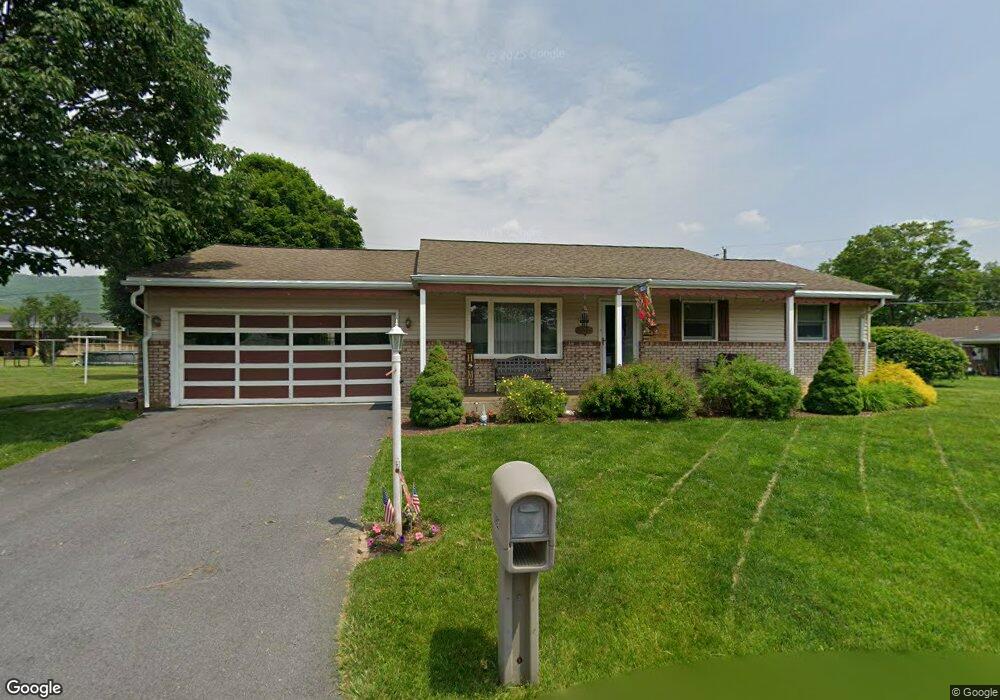 1024 Deer Run Ln, Slatington, PA 18080 - photo 1