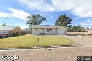 112 N 6th St, Leoti, KS 67861