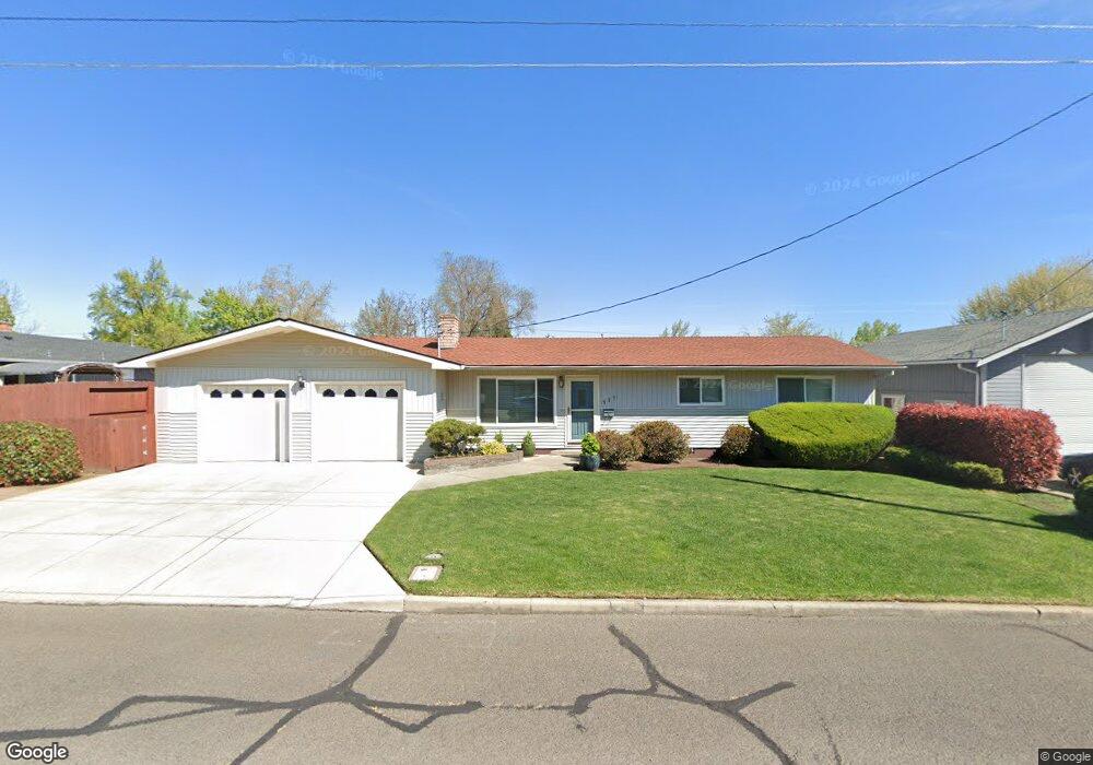 111 Windsor Way, Central Point, OR 97502 - photo 1