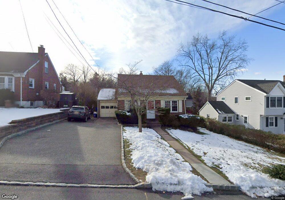 52 Crest Dr N, Cresskill, NJ 07626 - photo 1