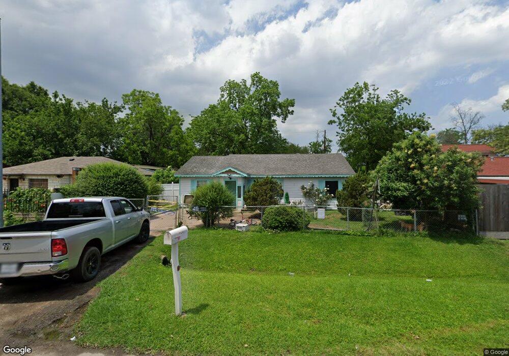 7641 W Knoll St, Houston, TX 77028 - photo 1