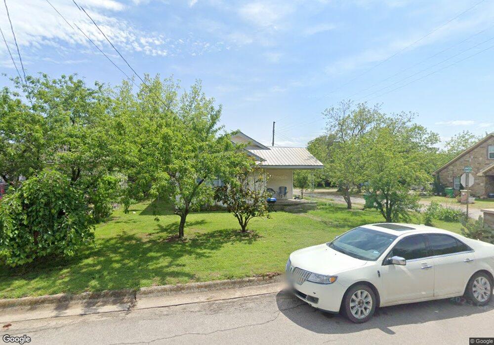 514 Harvey St, Gainesville, TX 76240 - photo 1