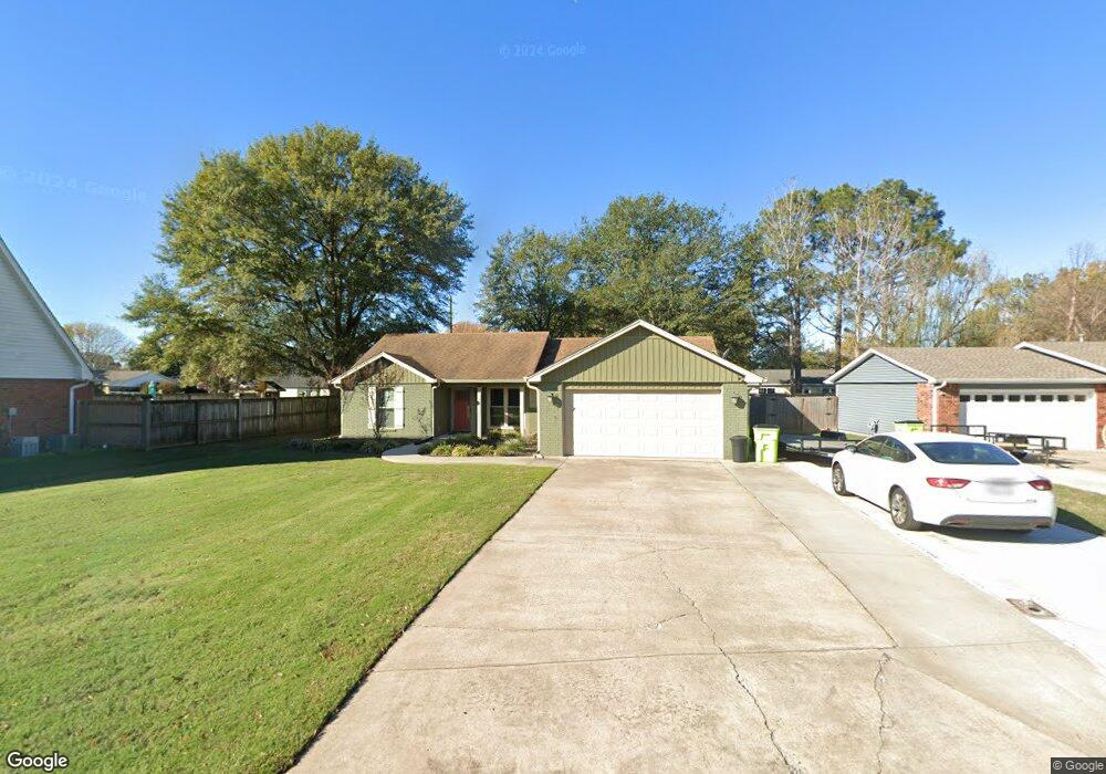 1806 S Oak St, Stuttgart, AR 72160 - photo 1