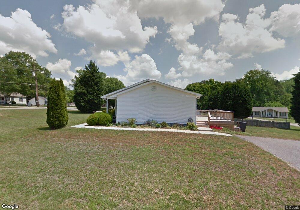 402 Millsaps Rd, Statesville, NC 28625 - photo 1