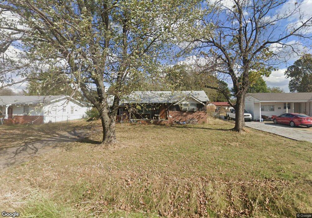 1213 S Osage Ave, Okmulgee, OK 74447 - photo 1