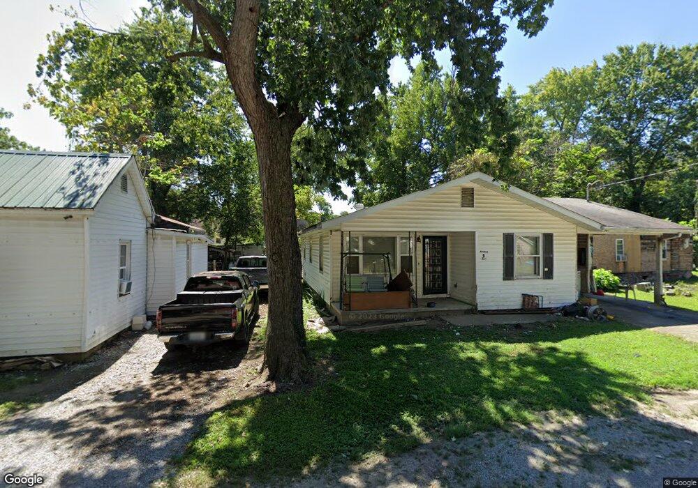 1305 W Dorris St, Harrisburg, IL 62946 - photo 1