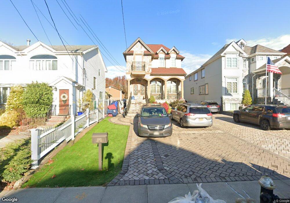 5301 Amboy Rd, Staten Island, NY 10312 - photo 1