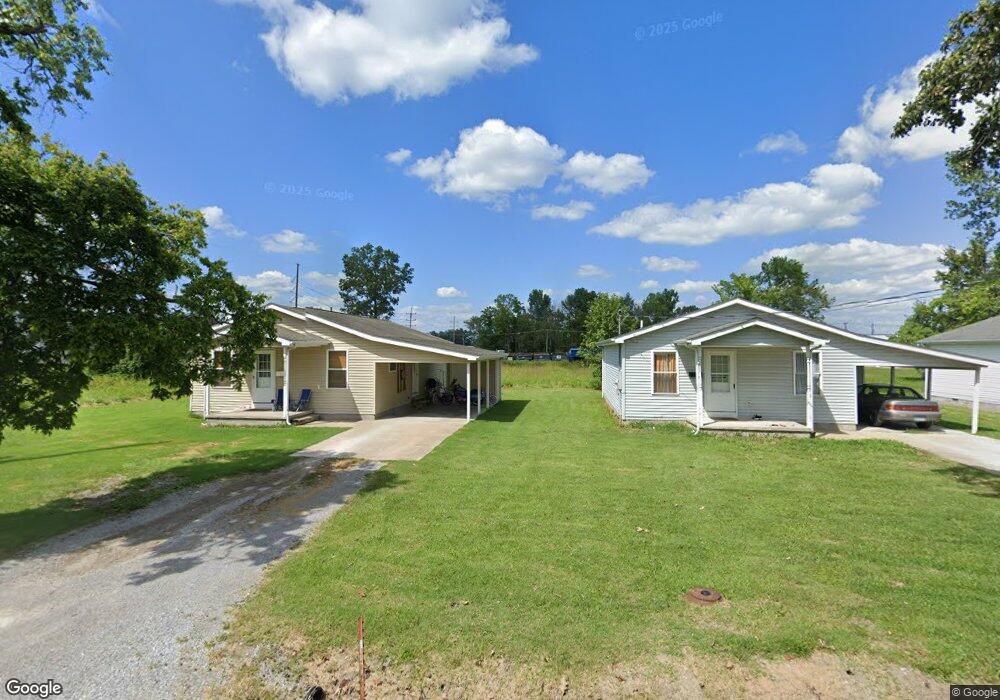 24 Towle St, Harrisburg, IL 62946 - photo 1