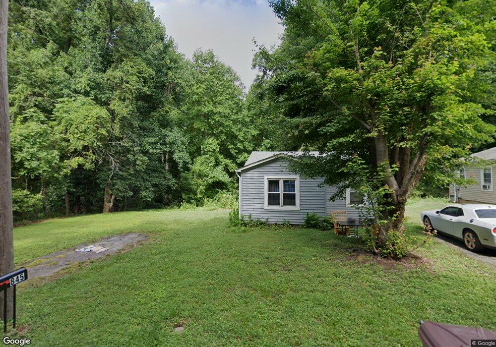 843 Robinson Cir, Reidsville, NC 27320 - photo 1