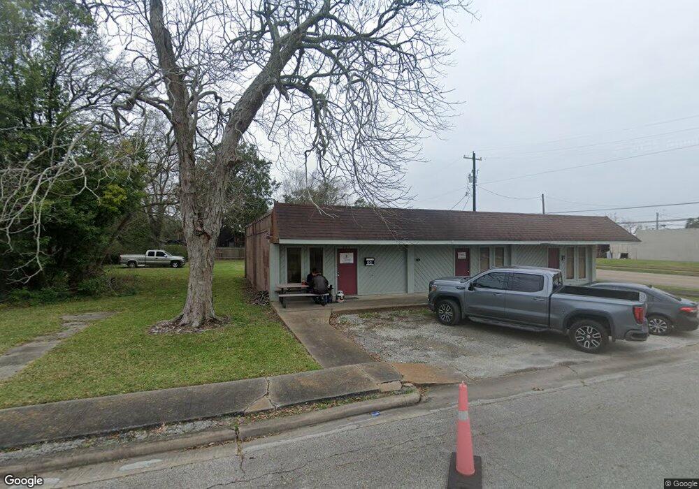 200 S Hardie St, Alvin, TX 77511 - photo 1