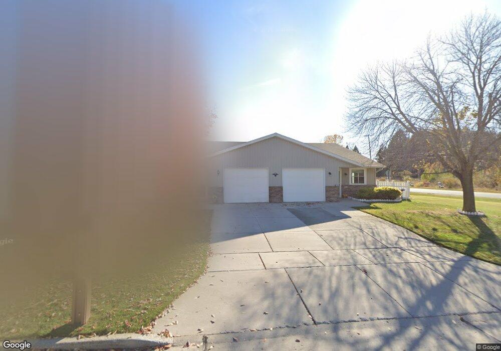 1305 E Ivy Ln unit 1305, Manitowoc, WI 54220 - photo 1